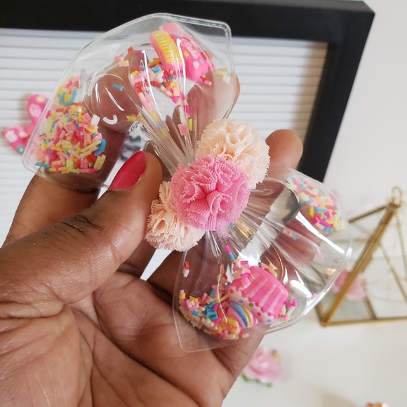 Faux-leather Bow 🎀 - Picture 4 of 7